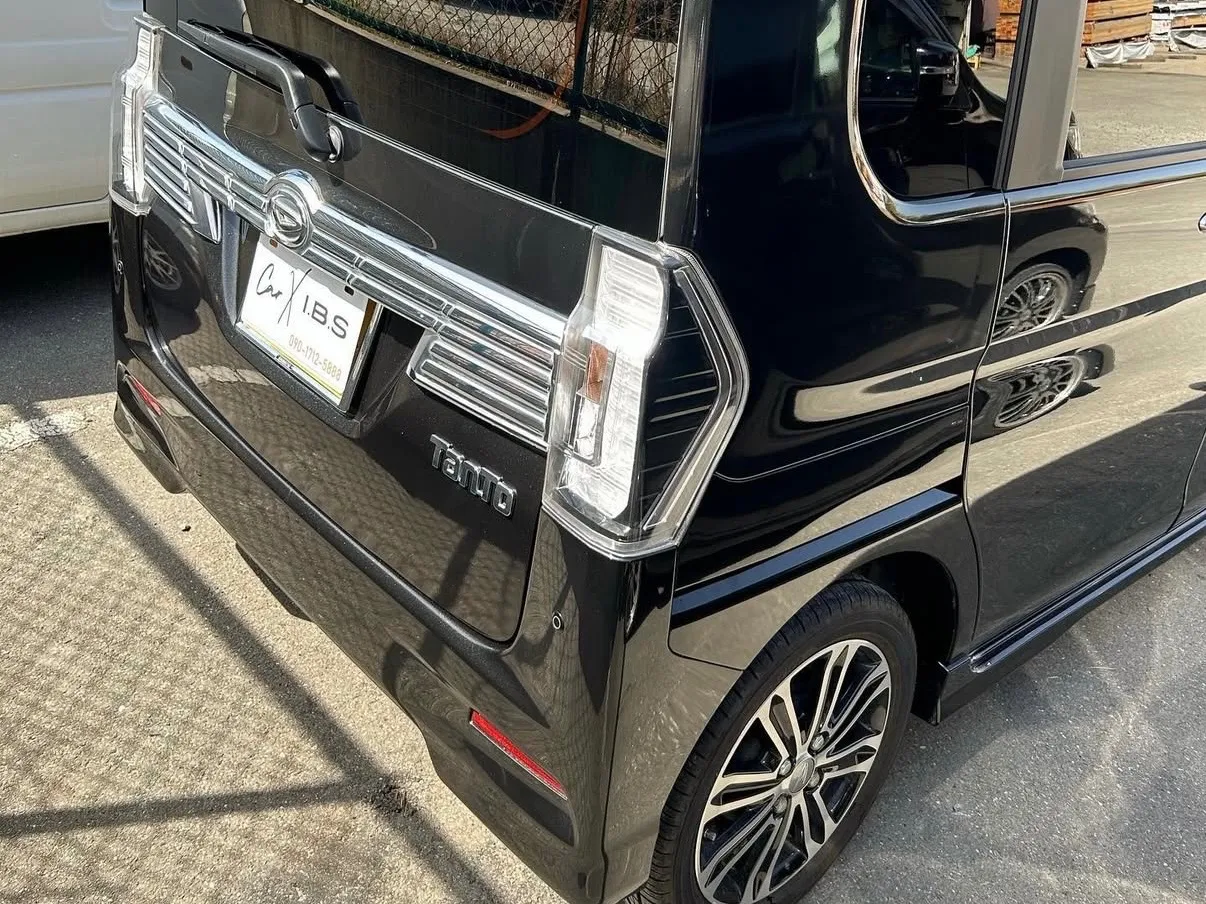 ダイハツ タント 鈑金塗装修理